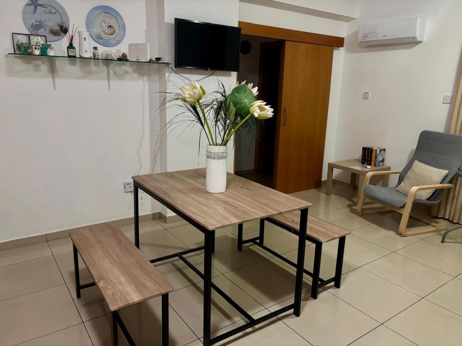 Vip Resort Apartment On Makenzie Beach Larnaca Exterior photo